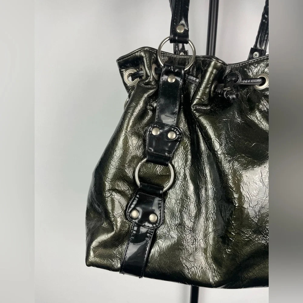 Kuerissimo Green Black Patent Leather Shoulder Bag - Picture 2 of 13